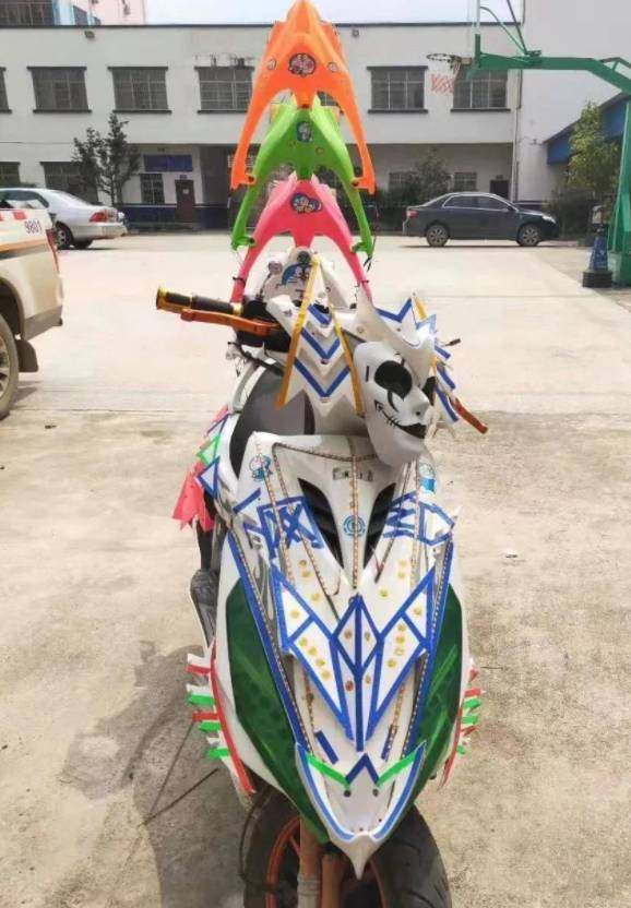 一路火花带闪电完整句,一路火花带闪电解析