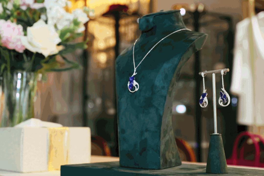 精美华服高级珠宝，这一场五月花神的生日party璀璨无比