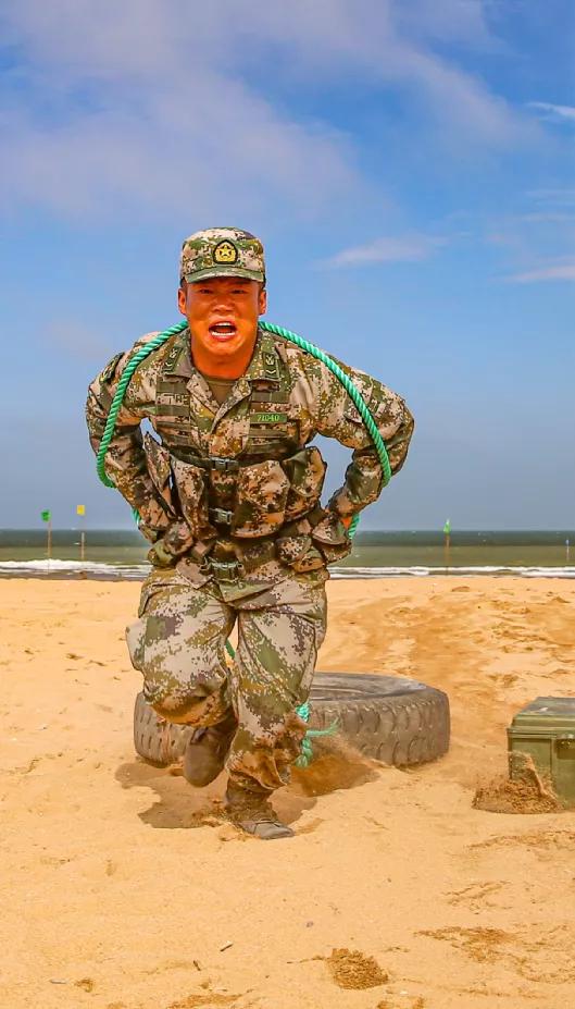 直击!第71集团军防空劲旅海上战斗誓言!