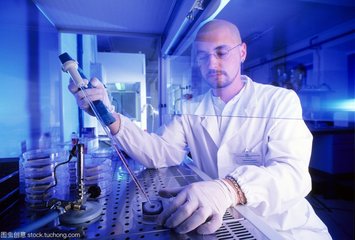 帕金森病这些症状容易被忽视,帕金森病后期出现幻觉的症状