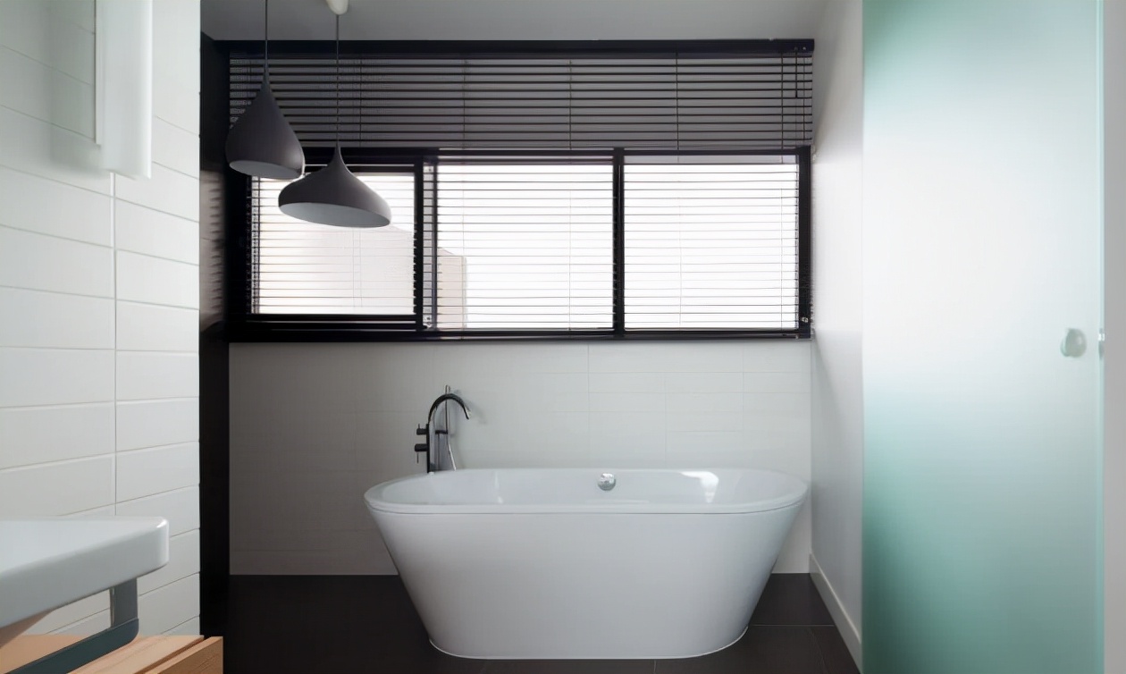 亮面砖铺完不平整,客厅铺哑光砖好看还是亮面砖好看