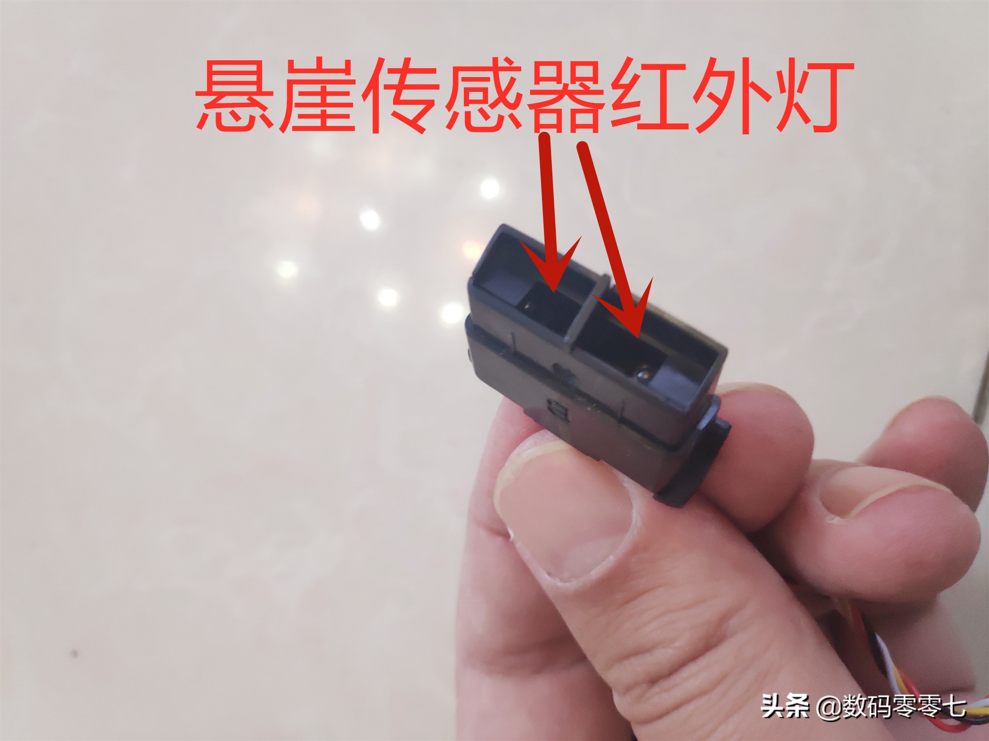 联想扫地机器人拆刷子,联想智能扫地机器人