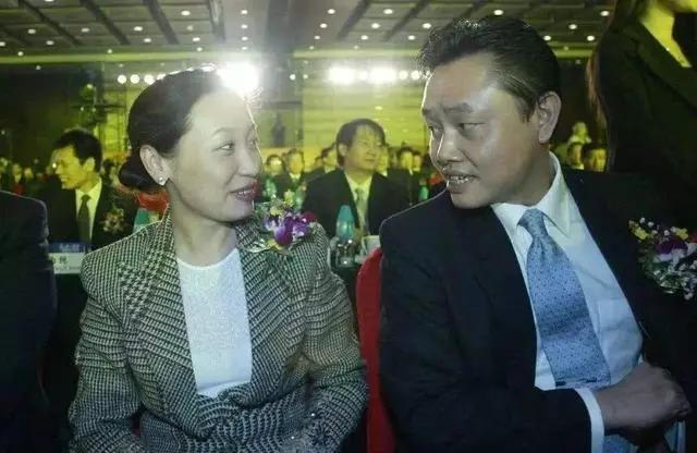 从住地下室的小贩到中国首富，黄光裕的财富之路，怎样炼成？