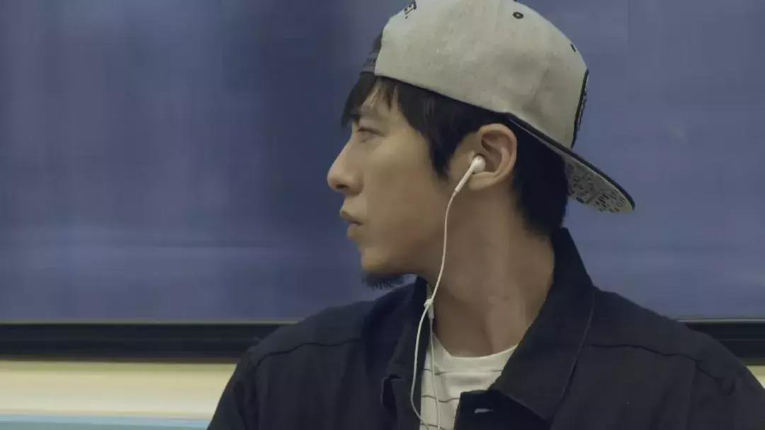 王俊凯摸易烊千玺的手的视频,王俊凯摸易烊千玺的手