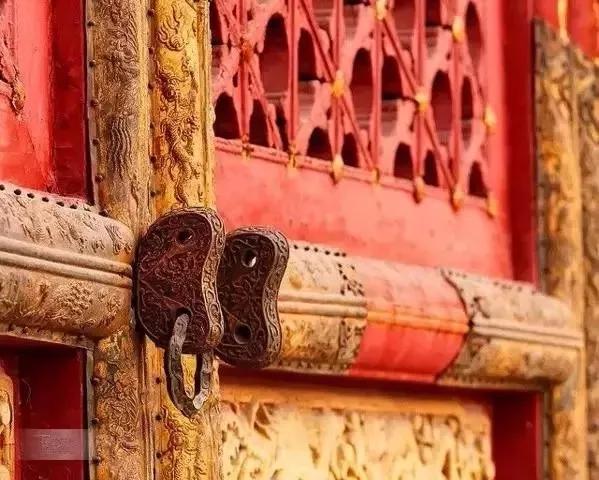 从前的锁好看钥匙也精美,从前的锁好看钥匙也精美什么意思