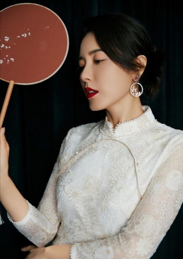 曾黎影视剧旗袍,曾黎旗袍打台球