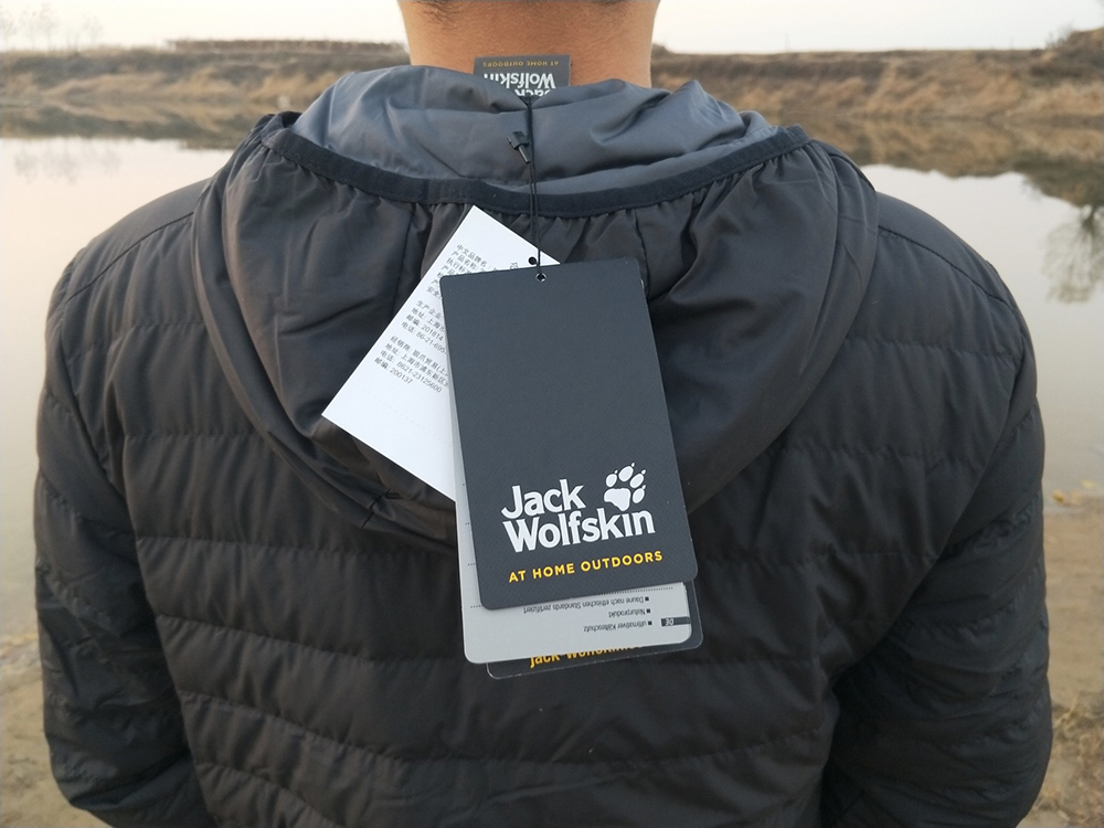 北面和狼爪羽绒服哪个比较好一点,狼爪羽绒服评测