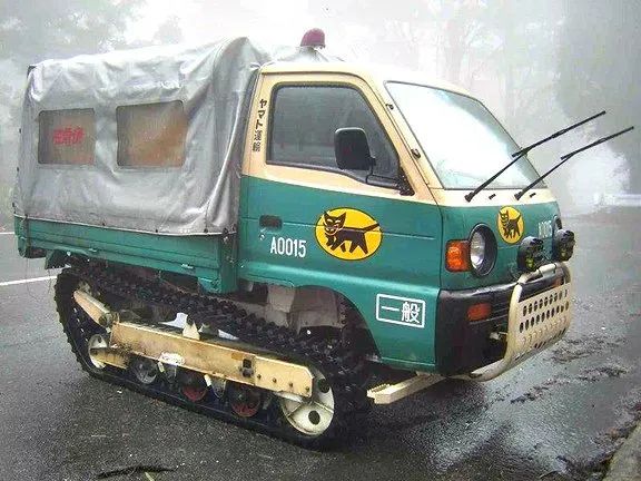 日本快递女员工,日本女快递员工作细节