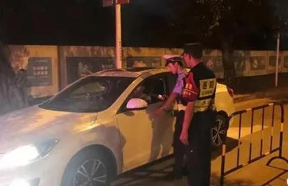 1995年澳门轮船被抢1000万，一个遗忘手机，警方揪出幕后黑“警”