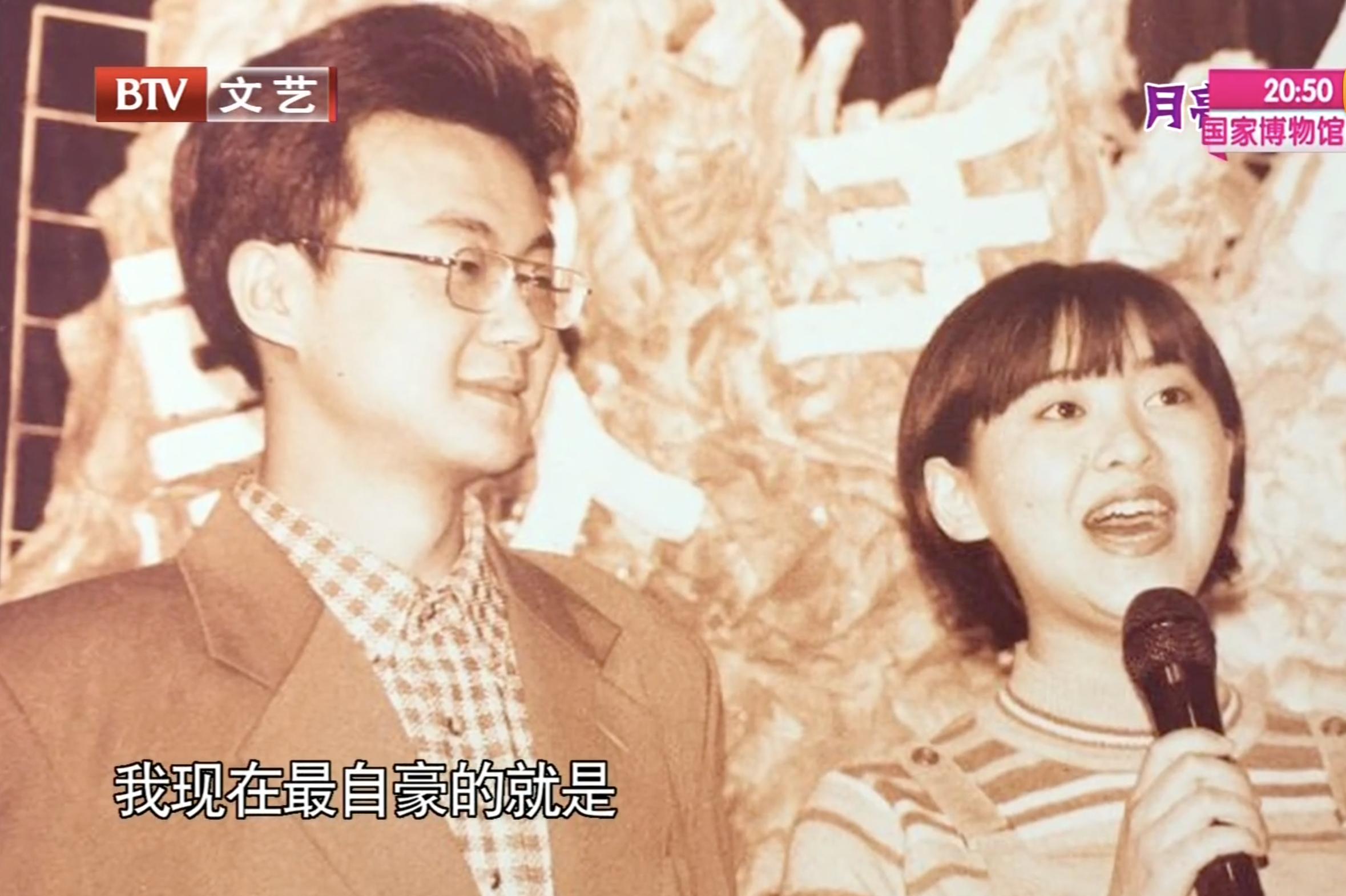 月亮姐姐李梓萌刚强春妮合照,春妮月亮姐姐李梓萌刚强同台