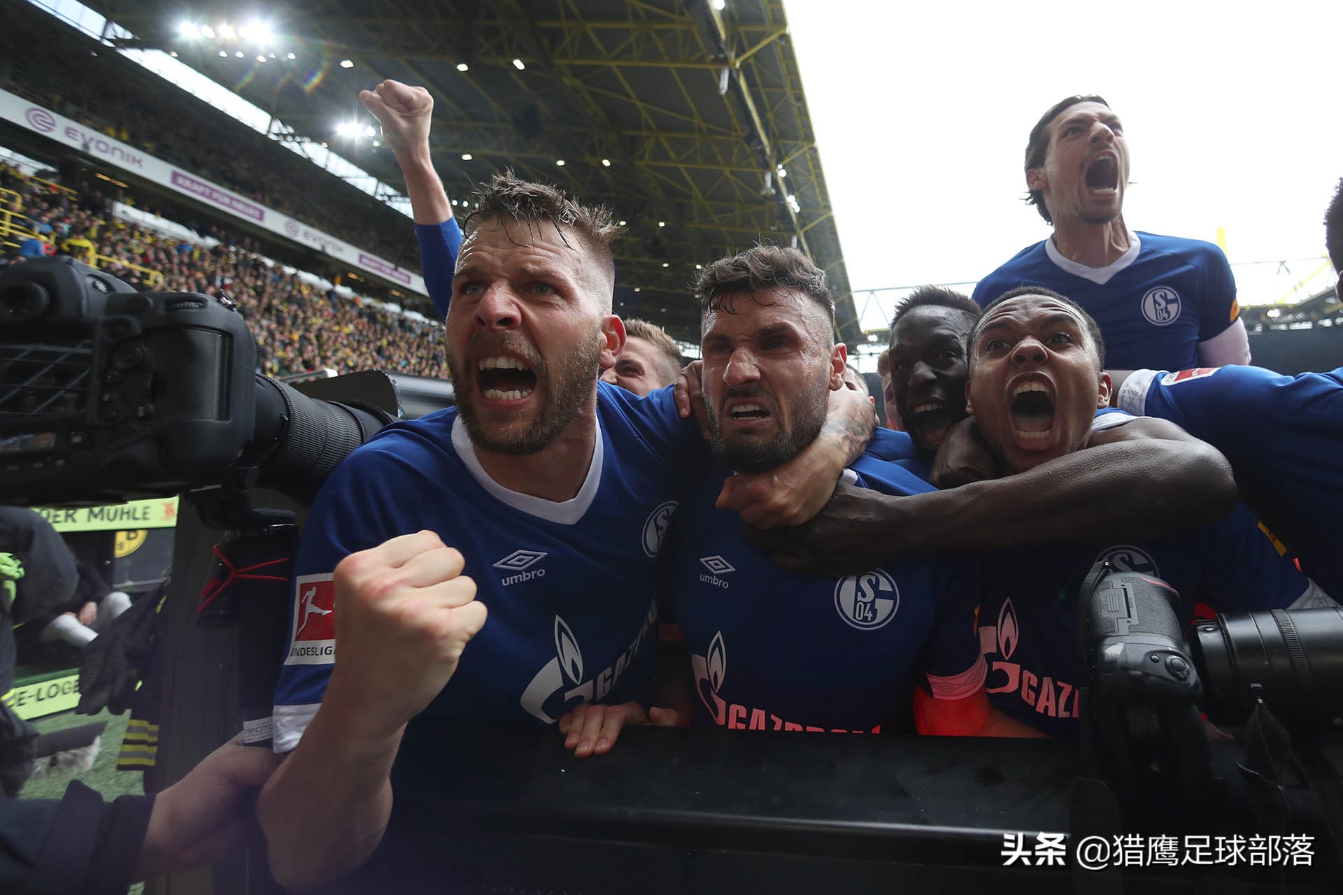 一场2比4让昔日劲旅获保级关键3分，德甲七连霸球队呼之欲出