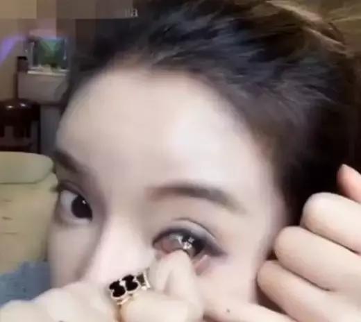 不会戴隐形眼镜拿什么可以练手,不会戴美瞳怎么办视频