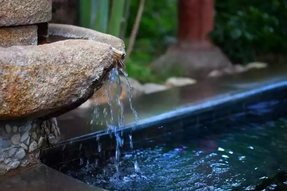 天气渐凉来泡温泉,天气渐凉适合泡温泉