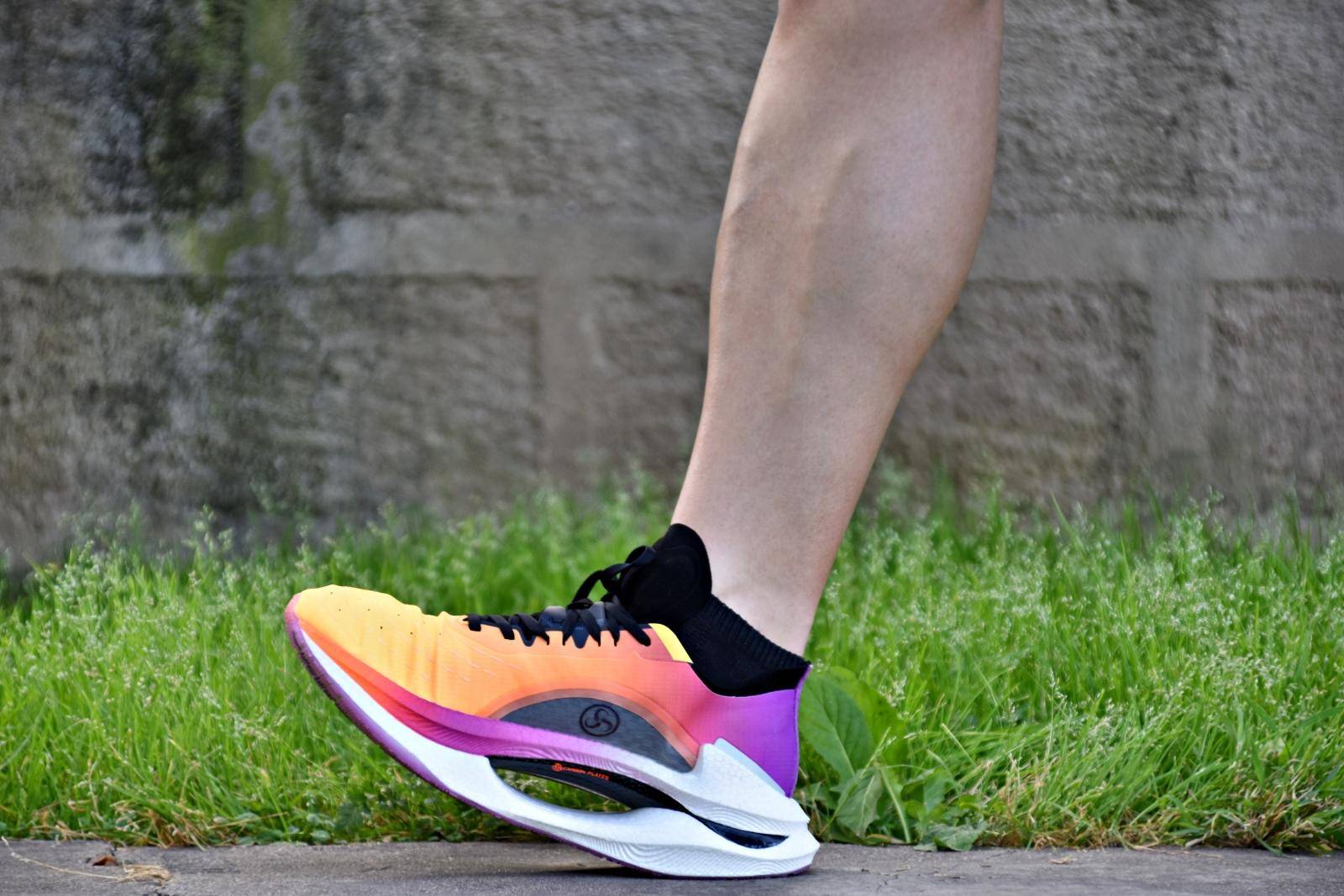 跑鞋测评态极,李宁飞电3.0challenger和李宁小绝影