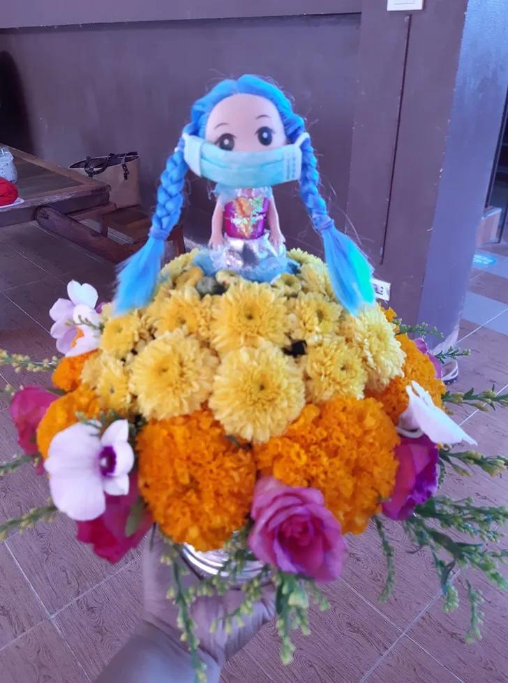 疫情之下的拜师节，泰国学生将“花盘”玩出了新花样