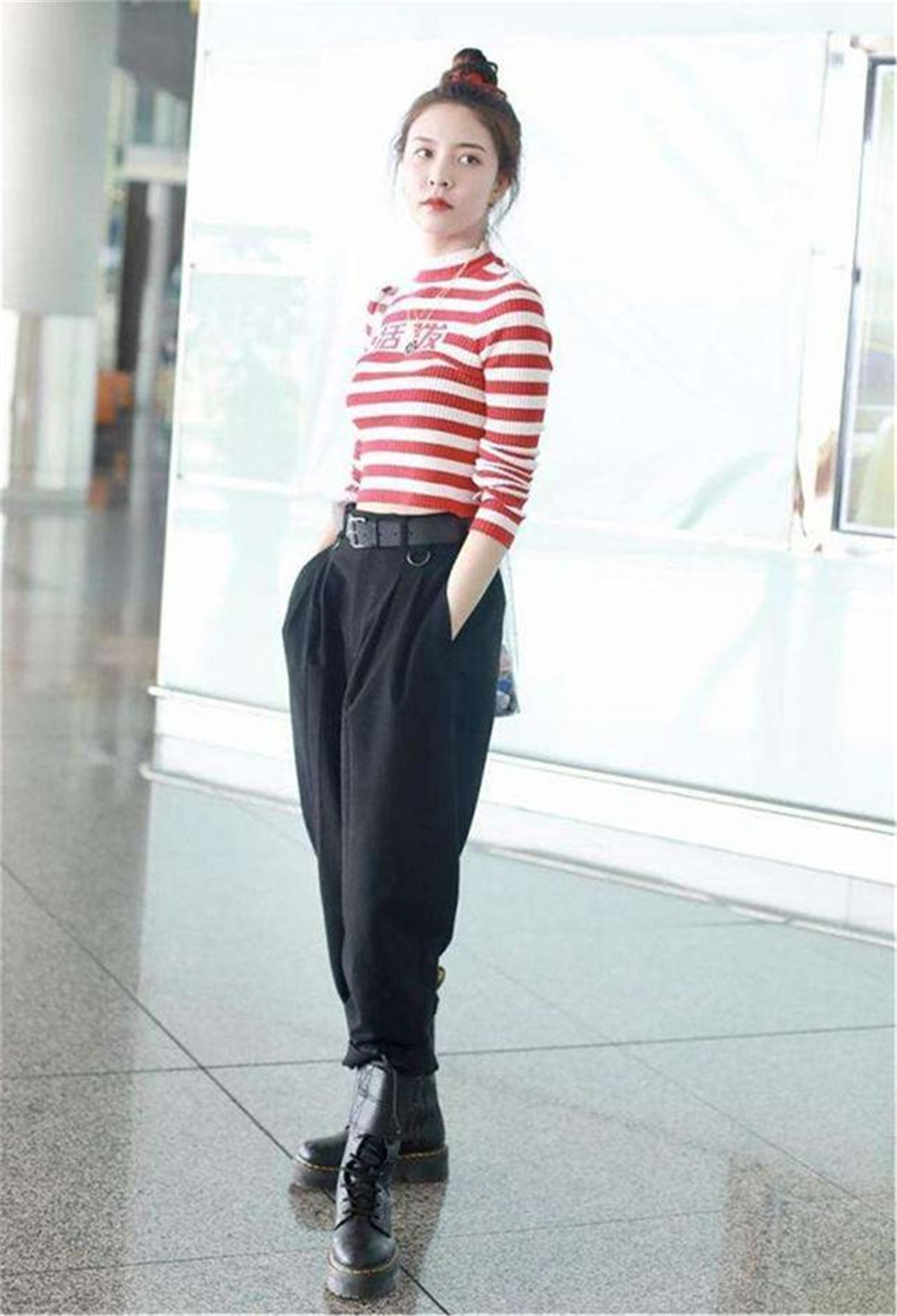 2020年流行的“运动裤”怎么穿?试试用这4款鞋子搭,时髦又显高