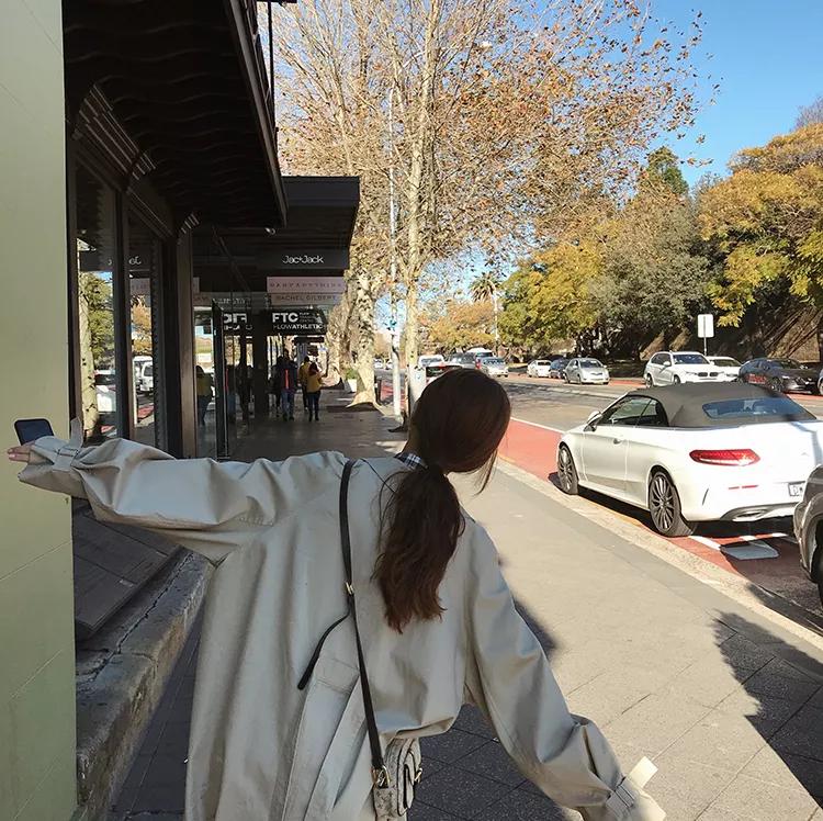 韩系欧尼风衣外套,韩国欧尼黑色大衣搭配