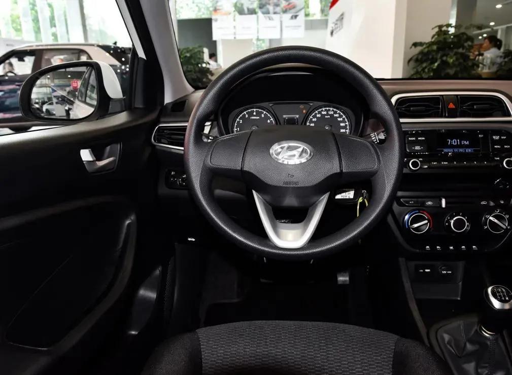 现代瑞纳4.99万就能入手,老款现代瑞纳值不值得买