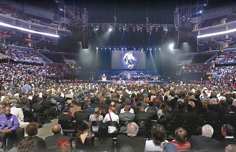 迈克尔杰克逊性骚扰案件简介,迈克尔杰克逊被诬陷侵犯男孩