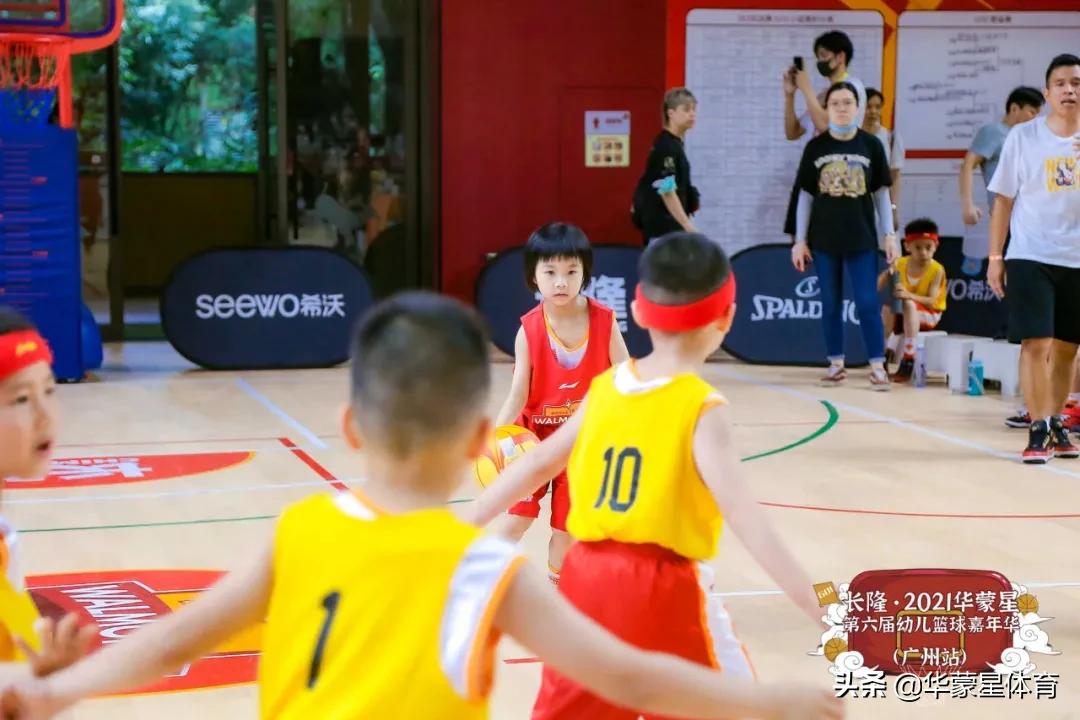 6岁女孩打篮球惊艳全场外网评论,6岁女孩篮球赛场上惊艳全场