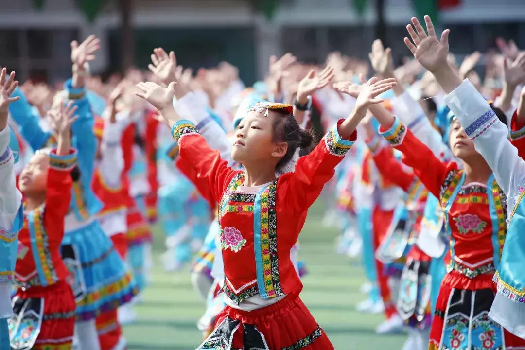 深圳踢足球第一的小学,深圳市足球比较好的小学