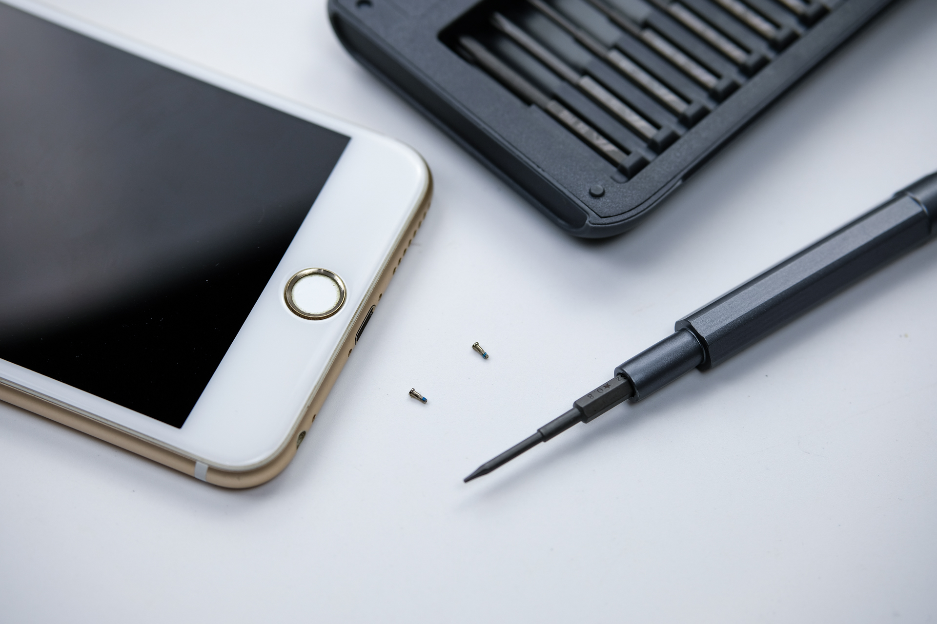 iphone如何更换电池电芯,iphone怎样更换电池才全绿