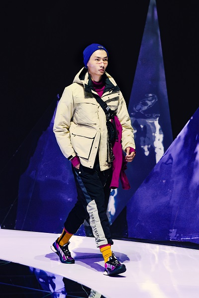 阿迪达斯ozweego春季新款,阿迪达斯新品来袭