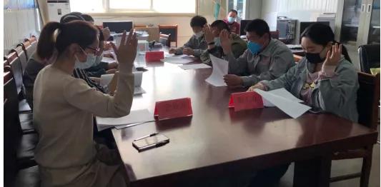 签订两个劳动合同,两家公司签两份劳动合同