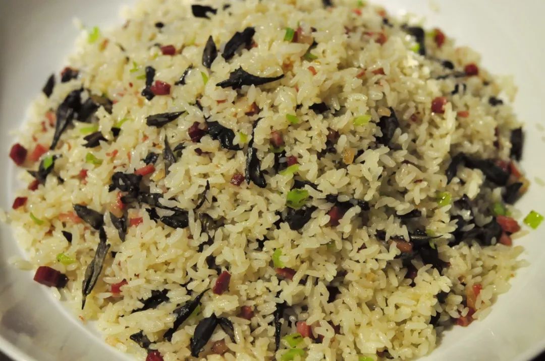 24小时丨吃饱喝足，我醉在了昆明的小夜风里