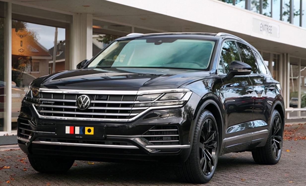 途锐油电混合2023款报价,途锐2023款3.0t落地价