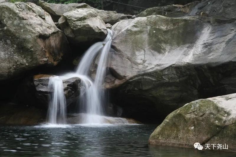 揽一袭清凉尧山寻一程碧水流长