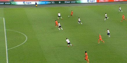 三观尽碎！荷兰主场负意大利，场面比比分更揪心，防线集体梦游