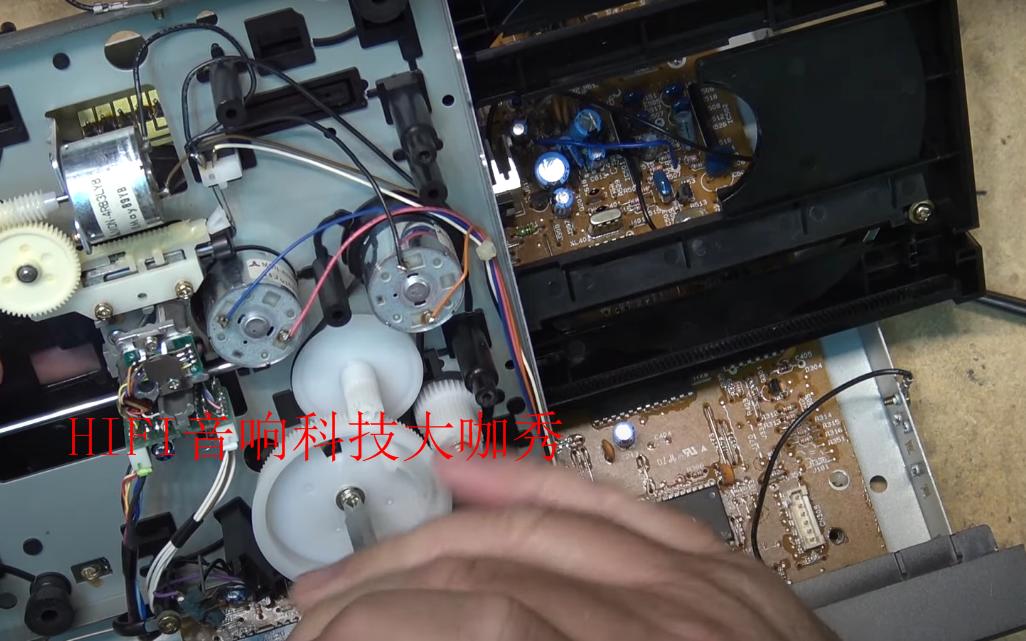 NAC5320cd*放播**机，无法进出仓和不读碟故障维修，聚焦调整方法