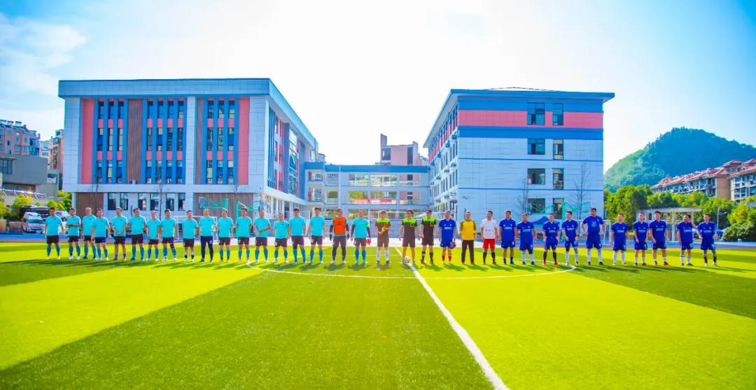 以球会友弘扬体育风尚,以球会友足球逐梦超级杯