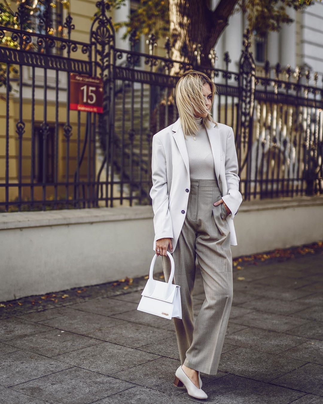 小个子千万不要穿直筒阔腿裤,小个子不要选择束脚裤