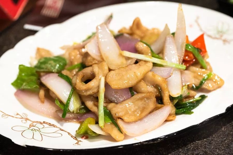 这家噗噗噗的粥底火锅店，稳就一个字