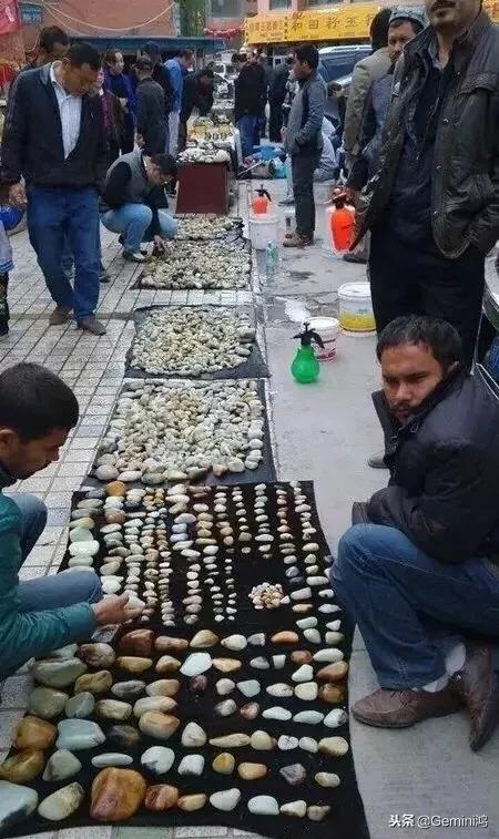 逛文玩市场哪些是绝对不能碰的,文玩市场逛地摊捡漏