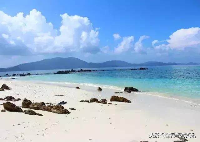 这个藏着绝美海滩和热气球的东南亚小国说走就走！