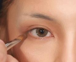 炉火纯青眼妆怎么画才好看,怎么画高级感的妆容眼妆才不晕妆