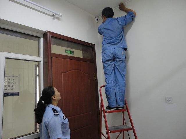 安装10个摄像头的监控设备价钱,家庭安装摄像头需要哪些设备呢