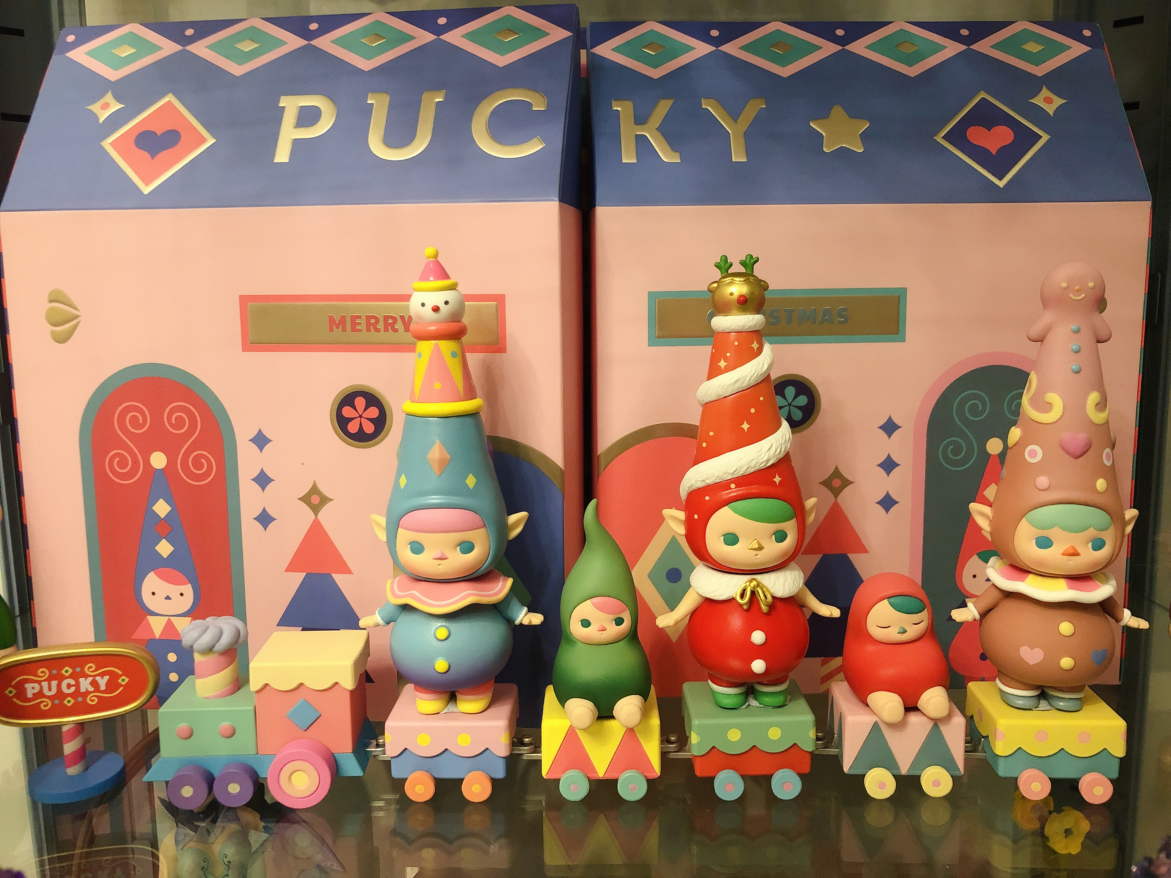 炒鞋之后开始炒盲盒,炒鞋子又炒盲盒