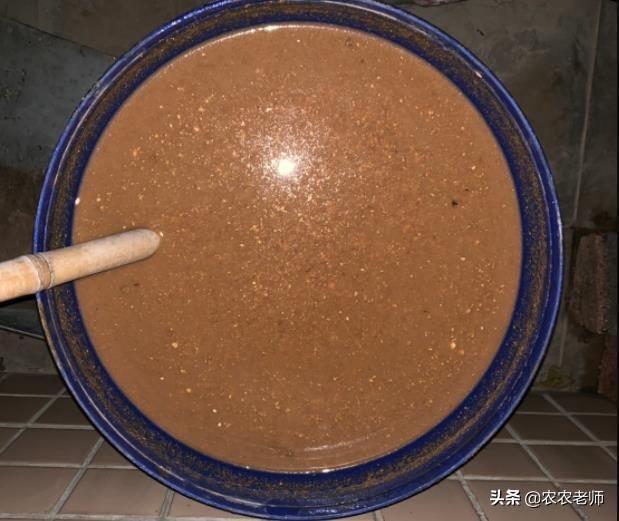 沤花生麸水肥可以加复合肥吗,怎么沤制好花生麸液肥