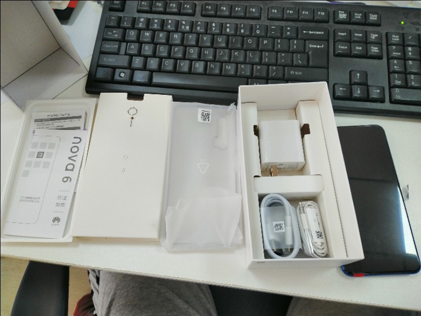 华为nova64g版开箱，外加一个简单的评测。有什么想问的留言我