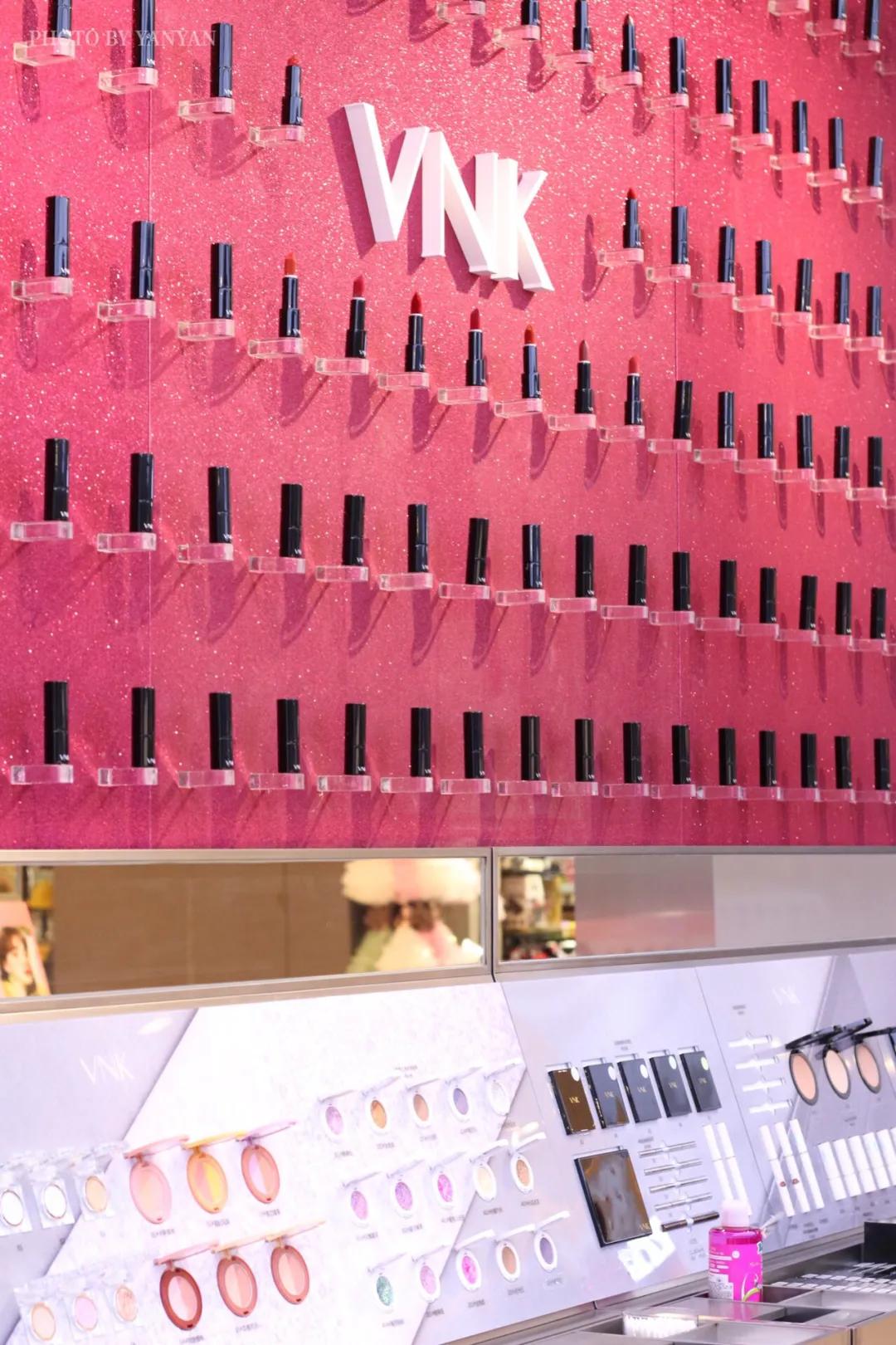 彩妆集合店wowcolour介绍,超大网红彩妆集合店wowcolour大连