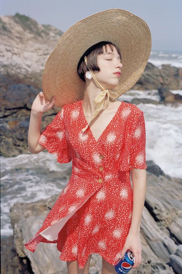 半腰裙今年最流行,今年最流行的显得高贵女士裙