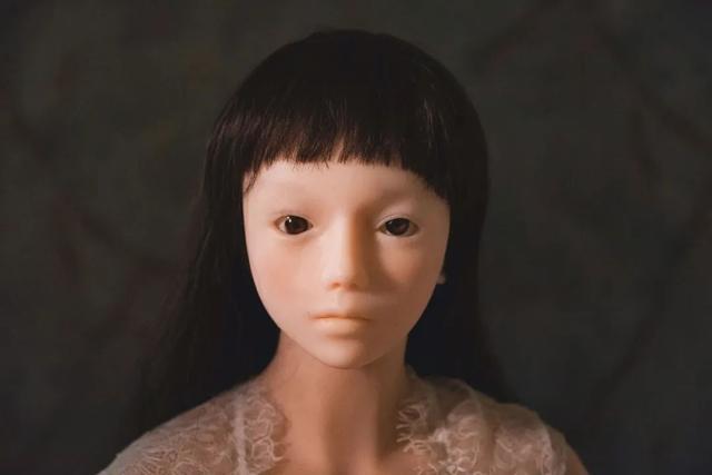 中国第一个硅胶娃娃体验馆，开在工厂区