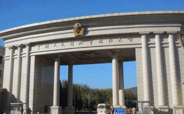 上军校有哪些待遇你知道吗,为什么这么多人挤破头都要上军校