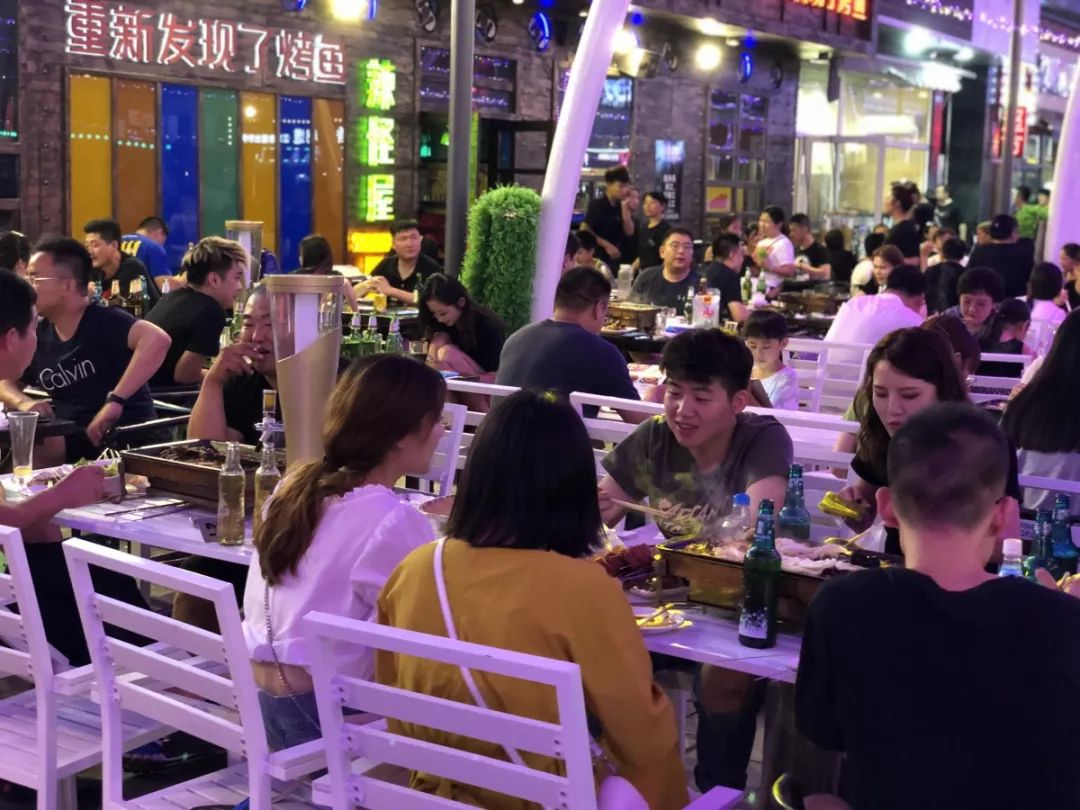 天津奥城夜市最新视频,天津奥城现在有夜市么