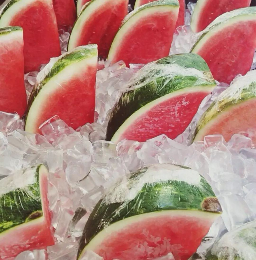 孕晚期吃了西瓜胎动频繁,孕妈吃西瓜羊水也会是西瓜味吗