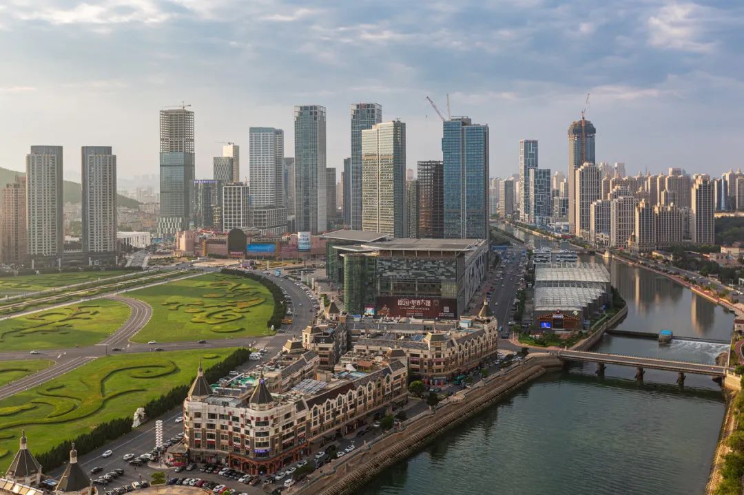 这些特大城市里，这个北方海边城市真的挺“大”